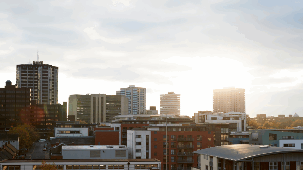 Moving to Birmingham from Dubai - moving to UK - international movers - acorn movers - dubai