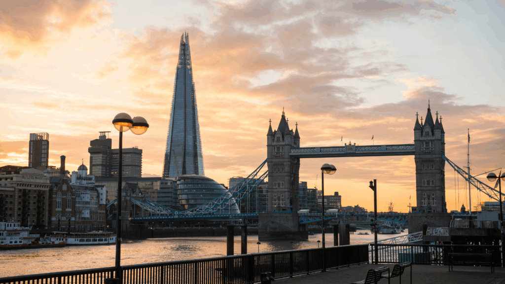 Moving to London from Dubai - moving to UK - international movers - acorn movers - dubai