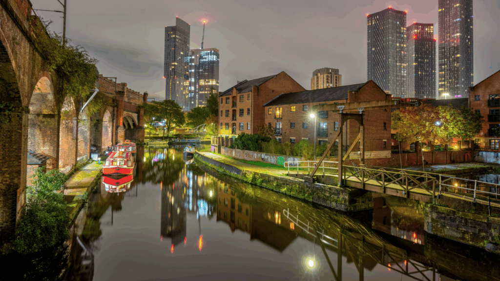 Moving to Manchester from Dubai - moving to UK - international movers - acorn movers - dubai