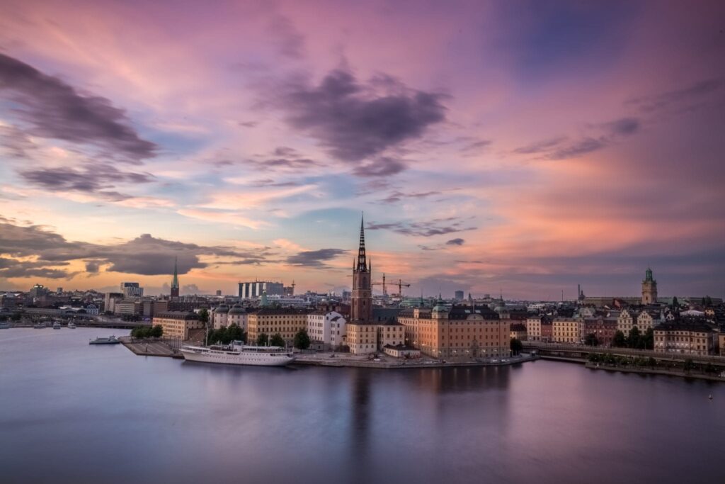 Moving from Dubai to Sweden - acorn movers - dubai