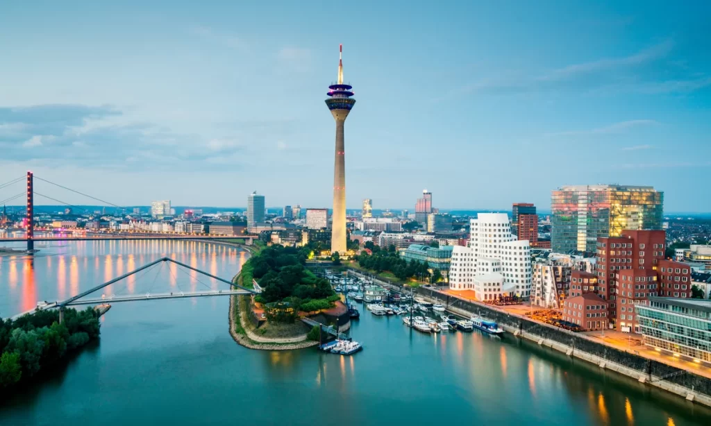 Moving to Düsseldorf from Dubai - acorn movers - dubai
