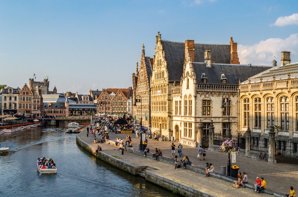 moving from dubai to belgium - acorn movers - dubai