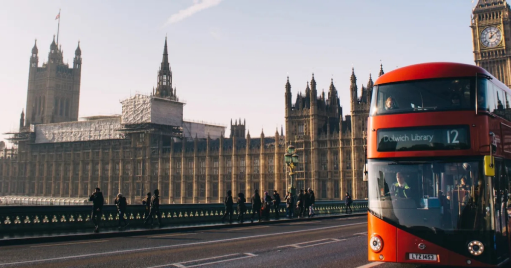 Moving to London from Dubai- Realistic Costs, Timelines & What to Expect - acorn movers - dubai